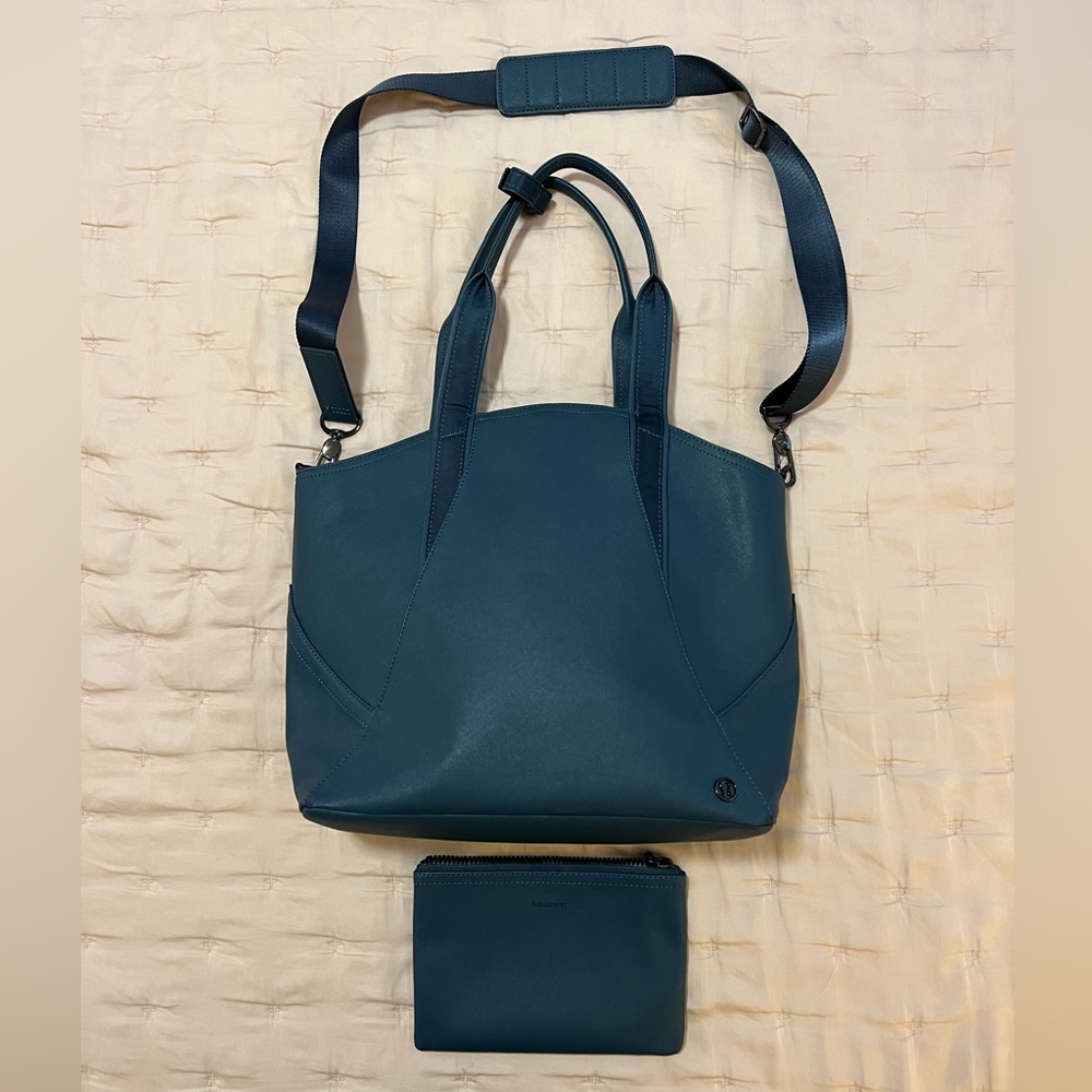 Lululemon tote with crossbody strap